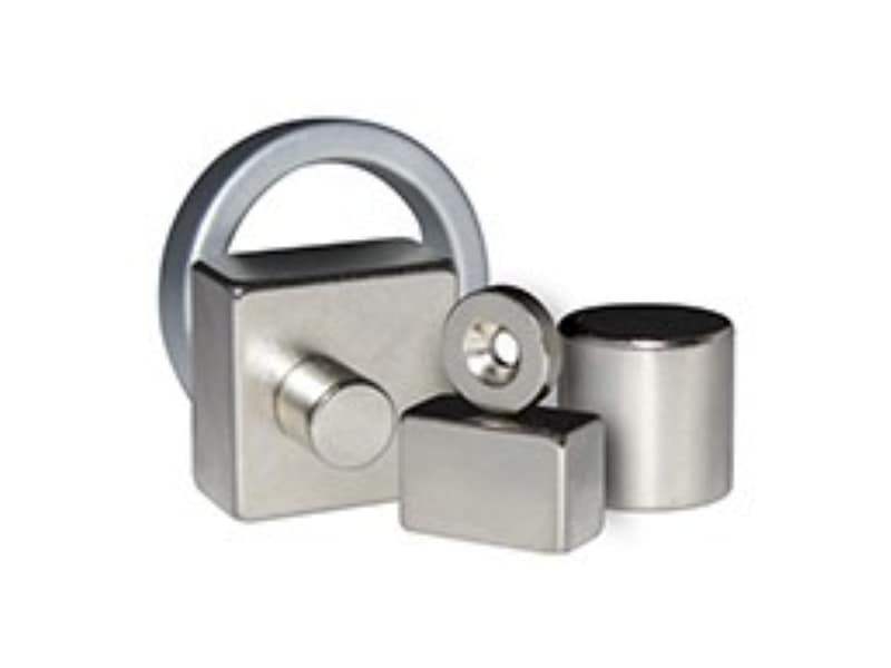 Difference between Rare Earth Magnets and Regular Magnets